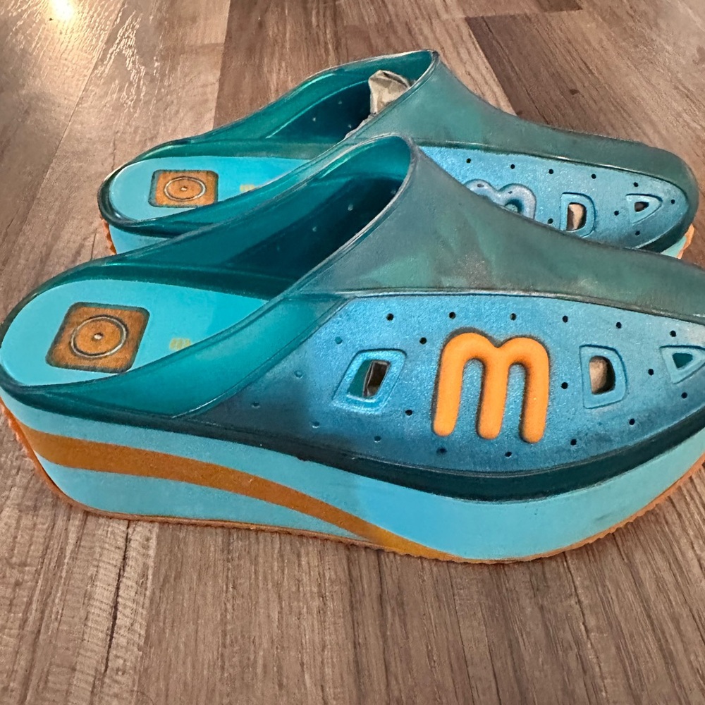 Melissa Music Jelly Platform Clogs- Neon Y2K Vibe | Euro Chic - Picture 4 of 9